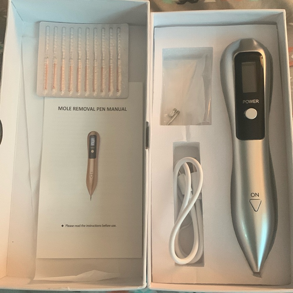 Mole removal pen